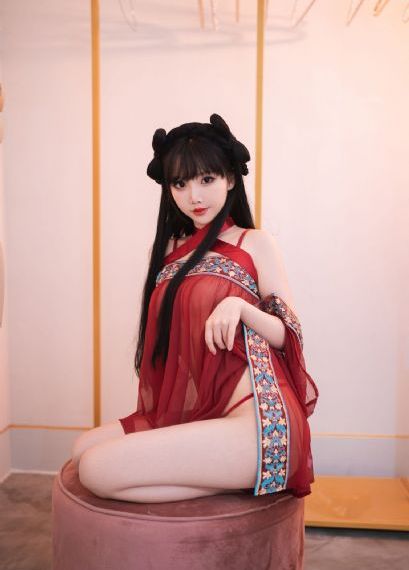 李采潭的在厨房大战的电影_1080影视在线观看